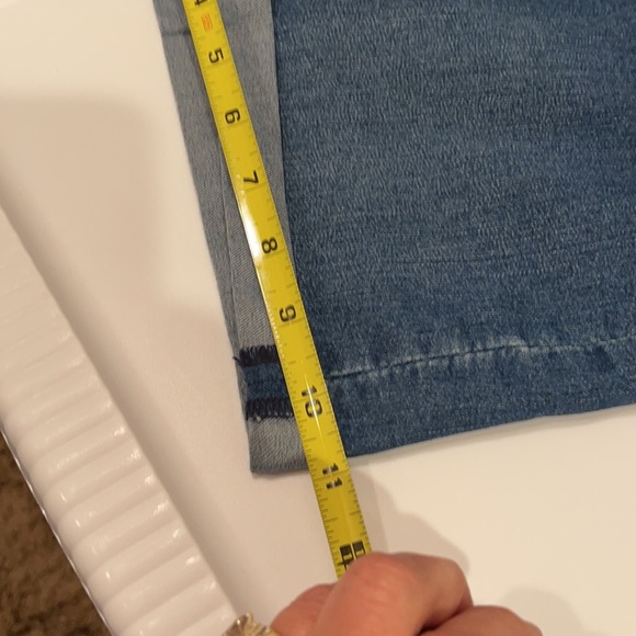 Jennifer Lopez High Rise Denim Shorts Medium Wash - Picture 16 of 16